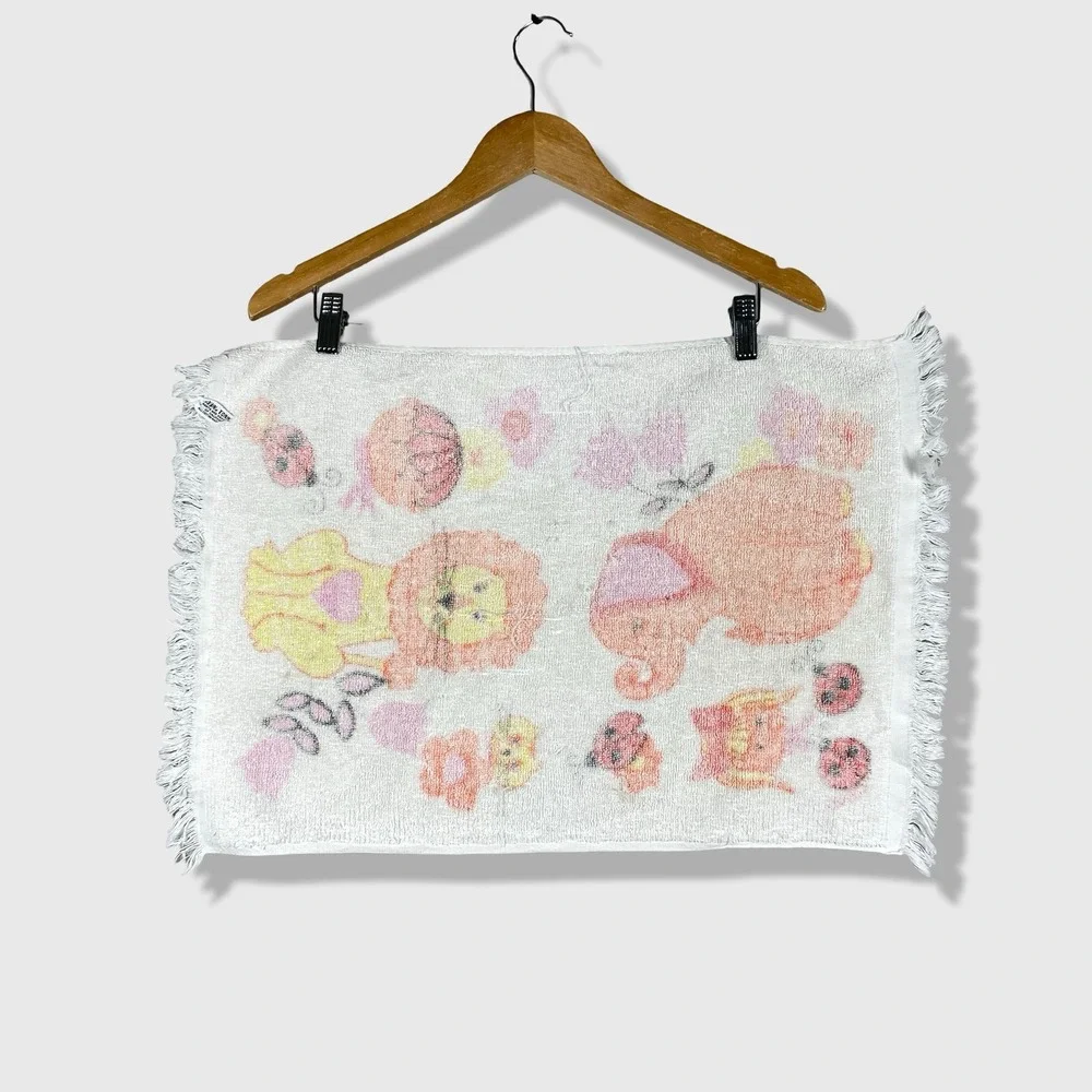 Royal Terry Hand Towel  OS White Vintage Lion Elephant Ladybug Retro Kitsch